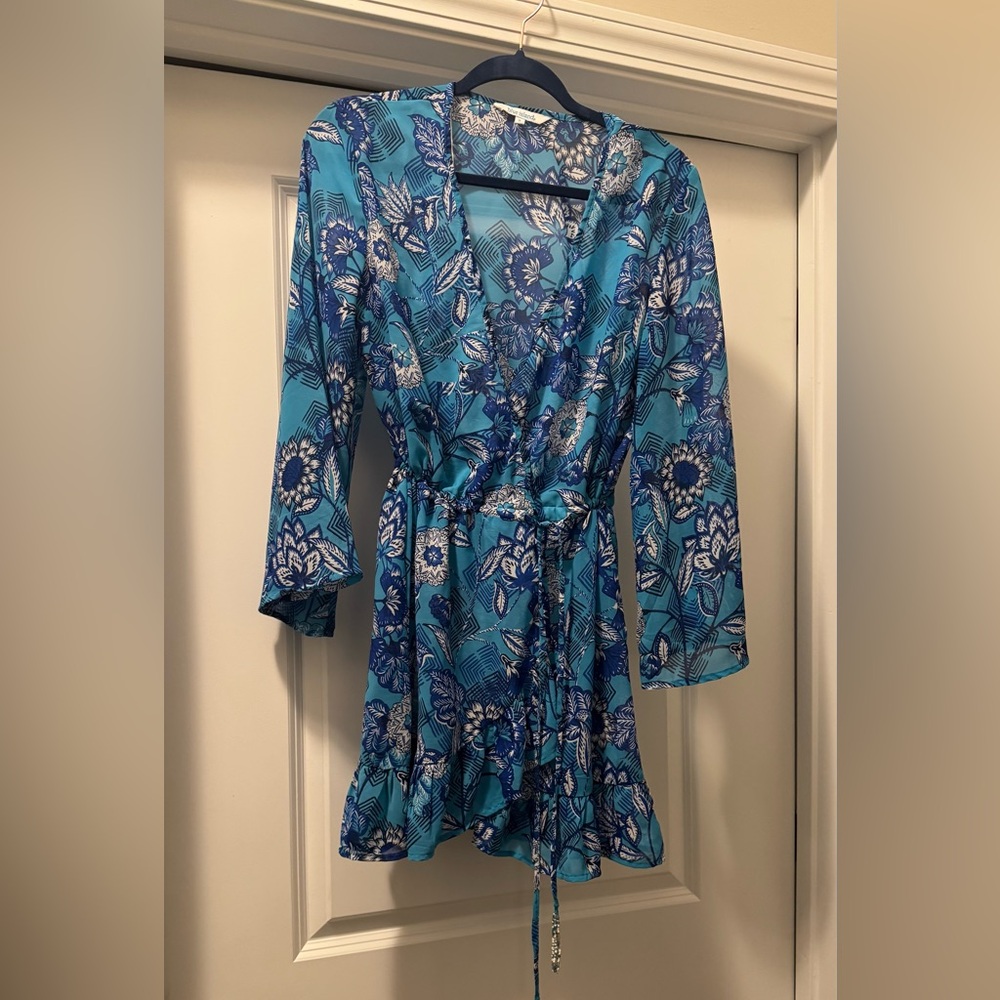 Blue Island Floral Patterned Beach Cover up